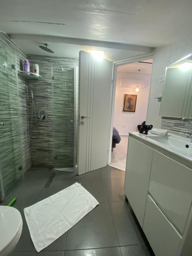 Studio avraham Karmiel Bagian luar foto